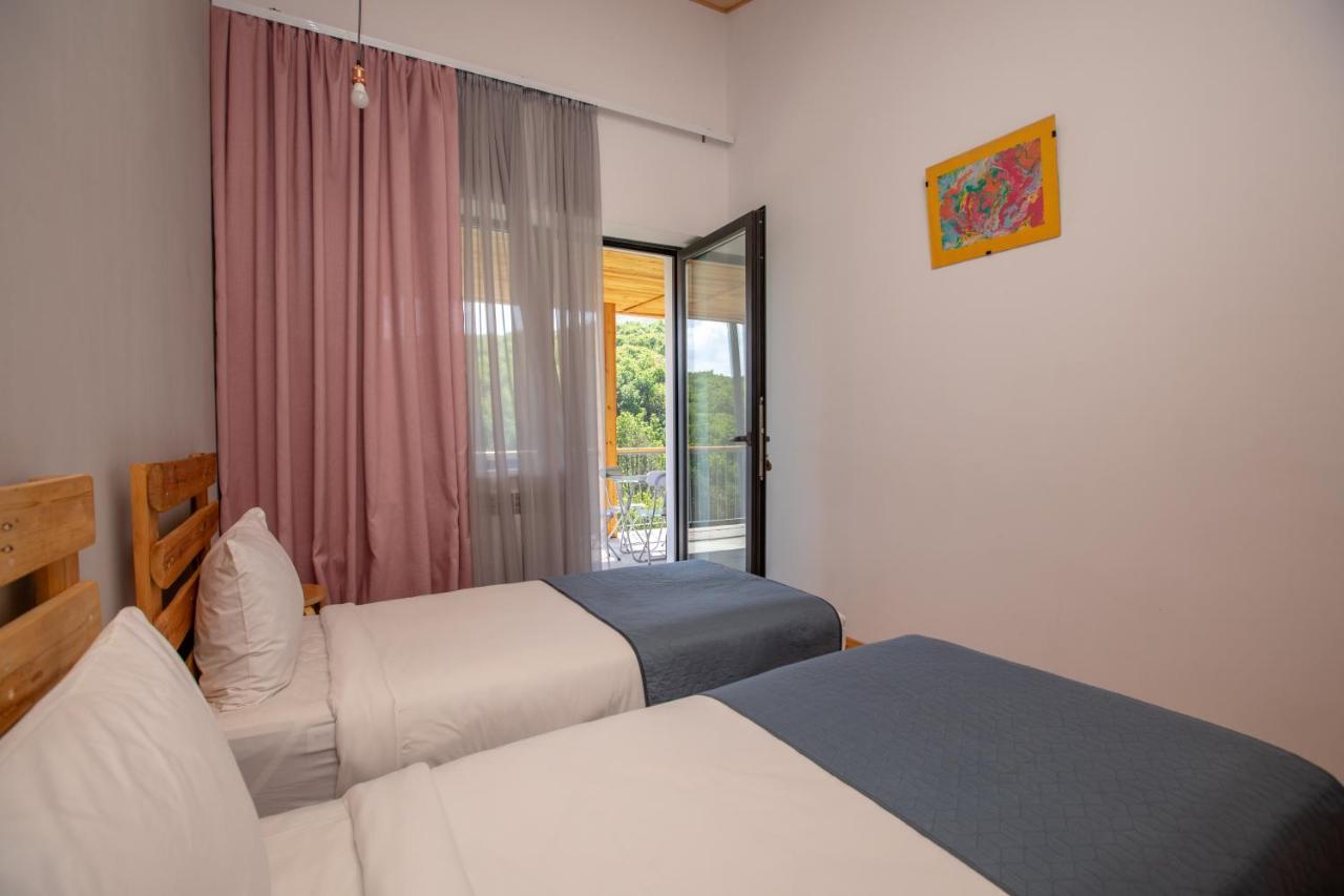 Vardeni Guesthouse Hrazdan Eksteriør billede