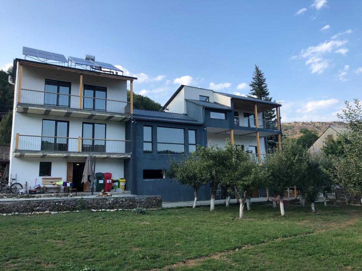 Vardeni Guesthouse Hrazdan Eksteriør billede